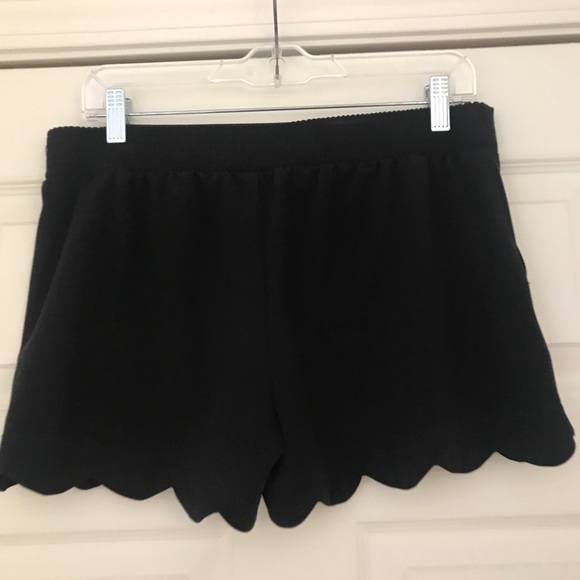 BY & BY Black Scalloped Shorts - Picture 2 of 7